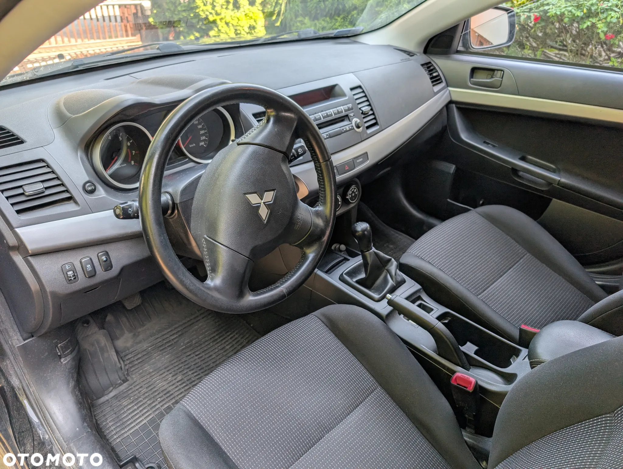 Mitsubishi Lancer 1.6 Inform - 6