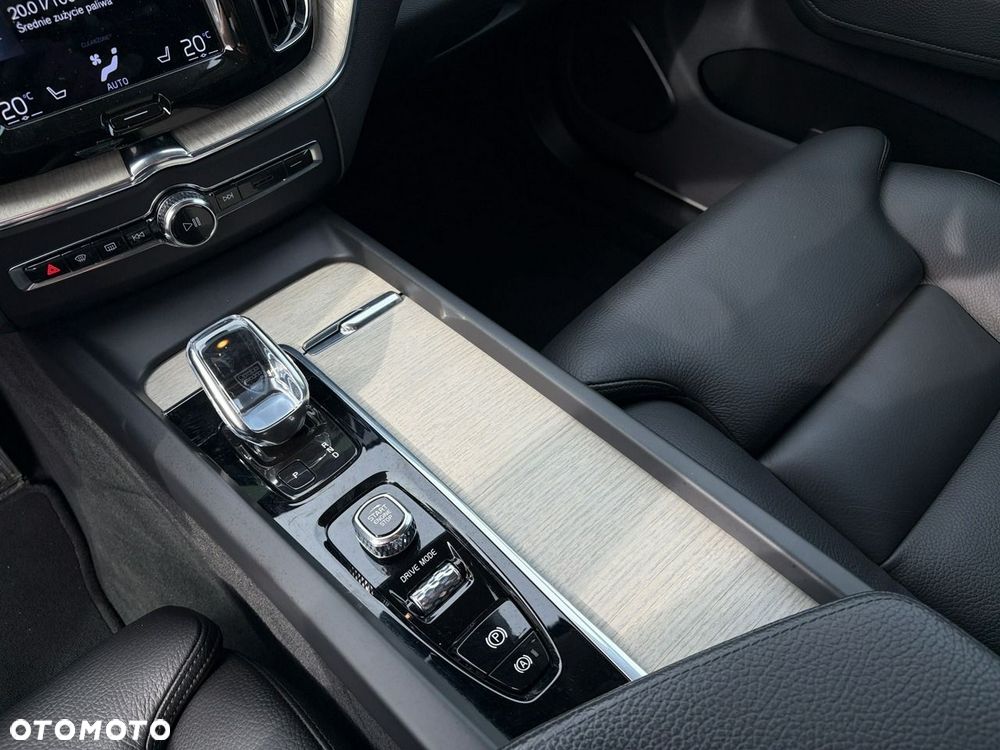 Volvo XC 60 B4 B Inscription - 22