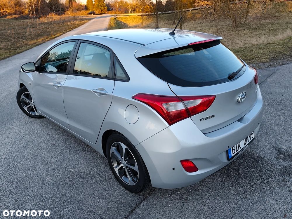 Hyundai i30 blue 1.4 YES Silver - 4