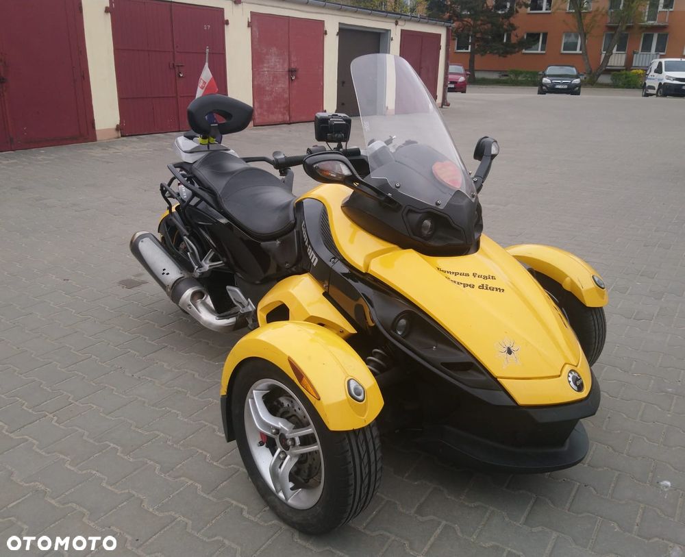 Can-Am Spyder - 1