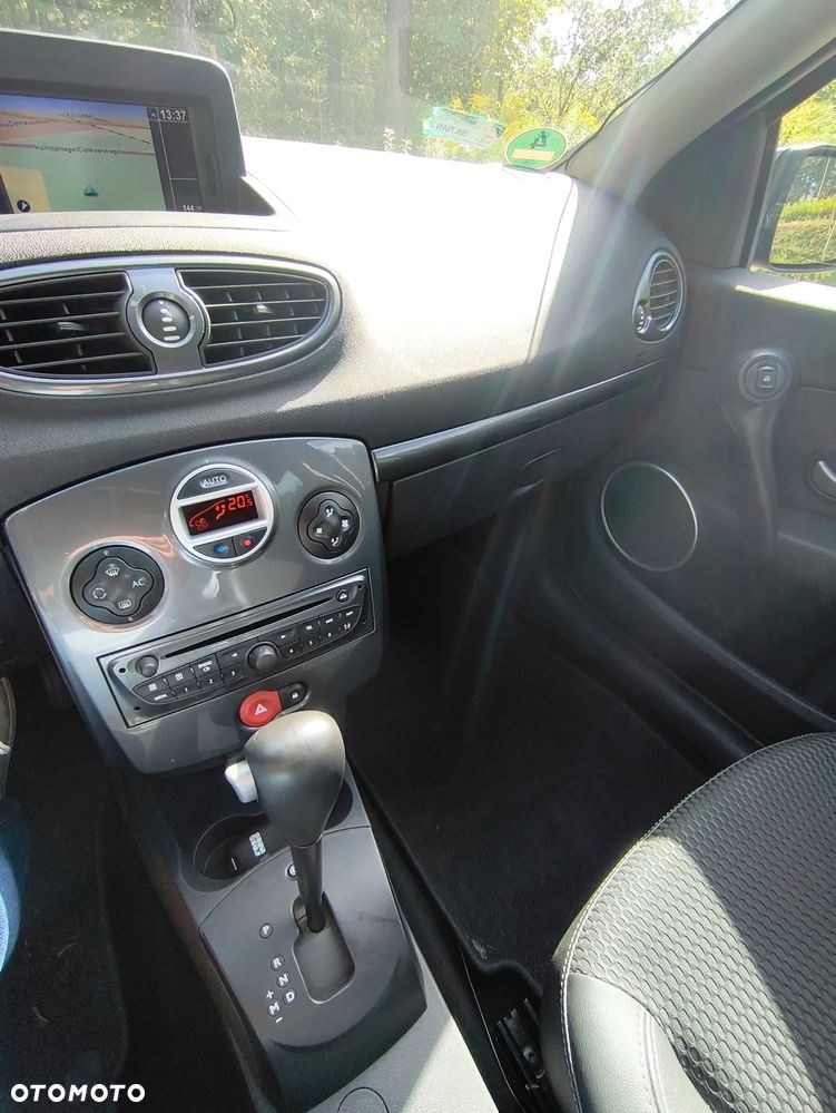 Renault Clio - 10