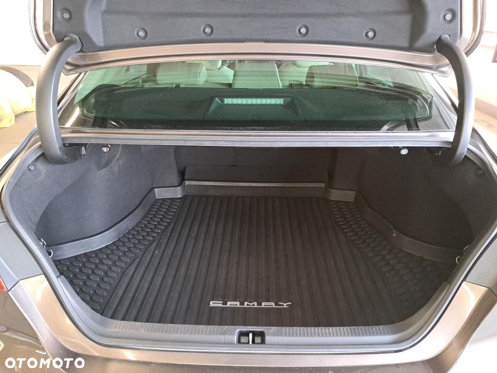 Toyota Camry 2.5 Hybrid Comfort CVT - 14