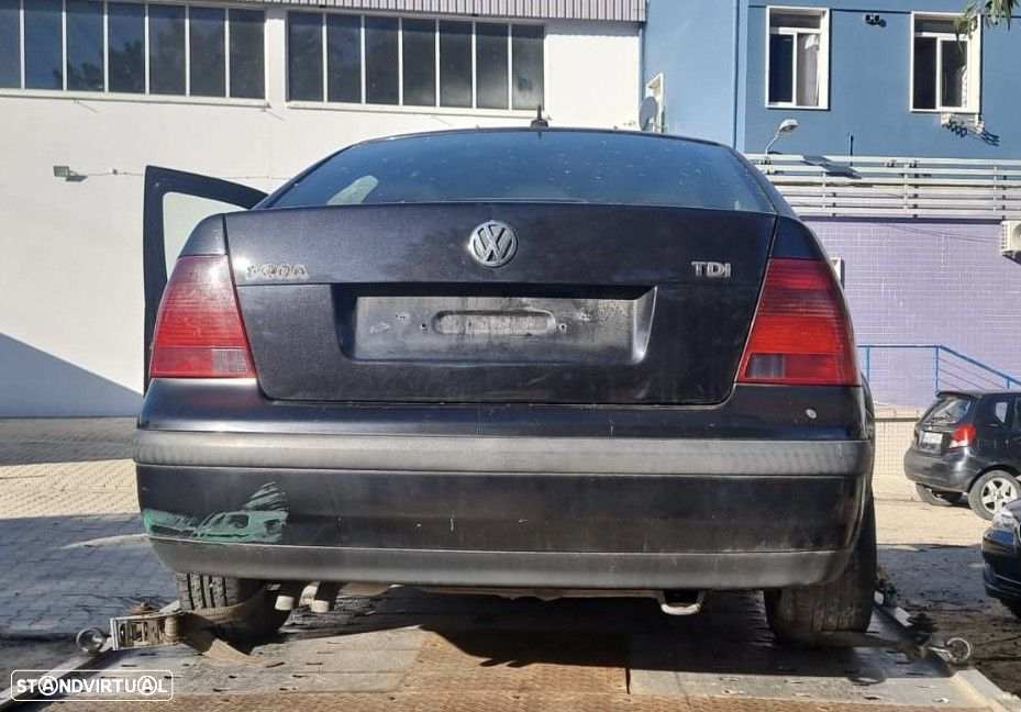 Vw Bora 1.9 TDI de 2000 disponível para peças - 2