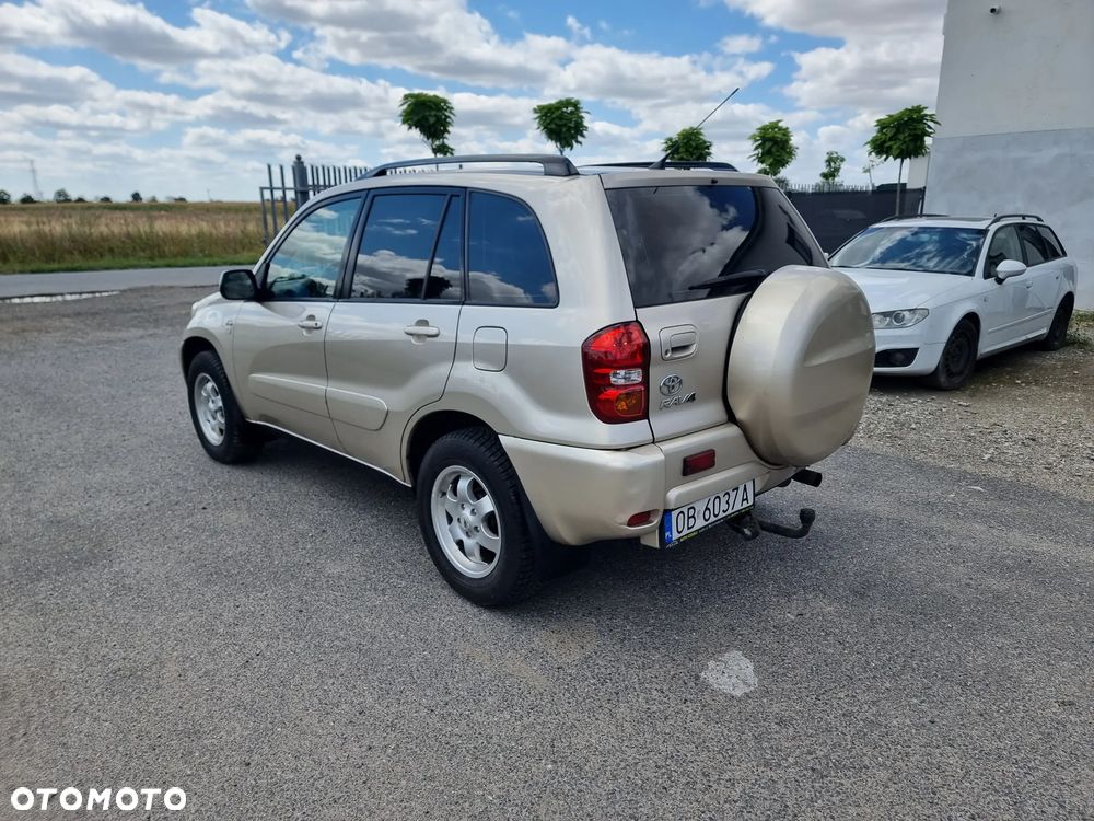 Toyota RAV4 D-4D 4x4 Sol - 18