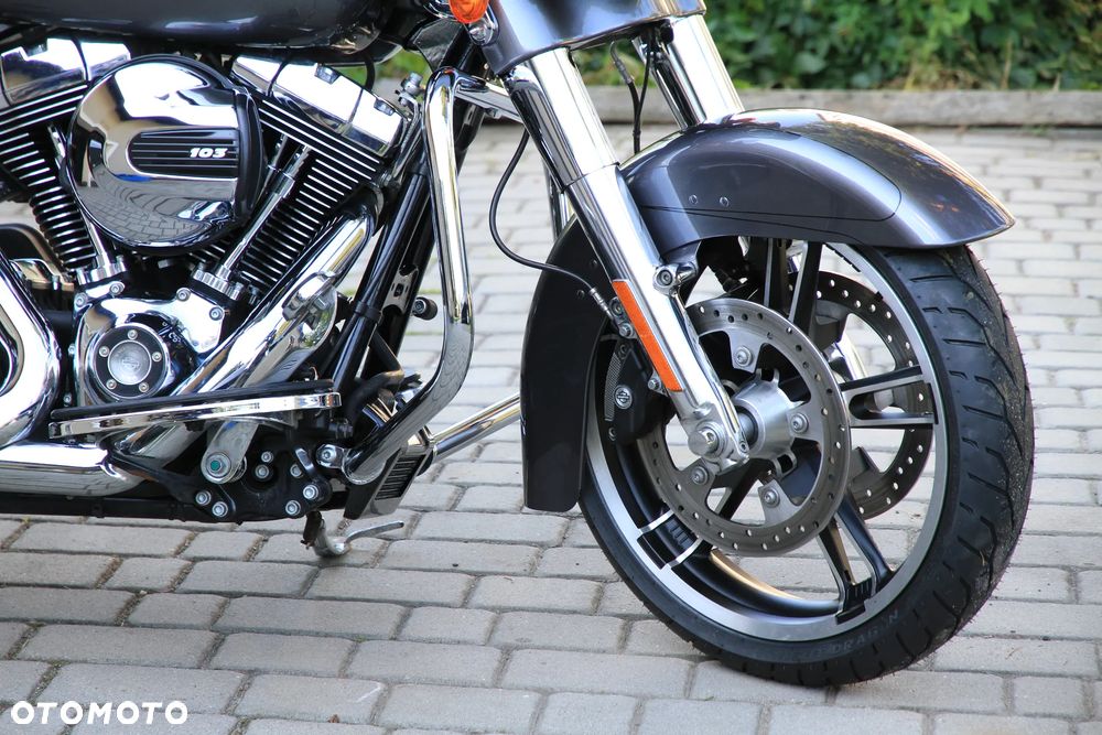 Harley-Davidson Touring Street Glide - 9