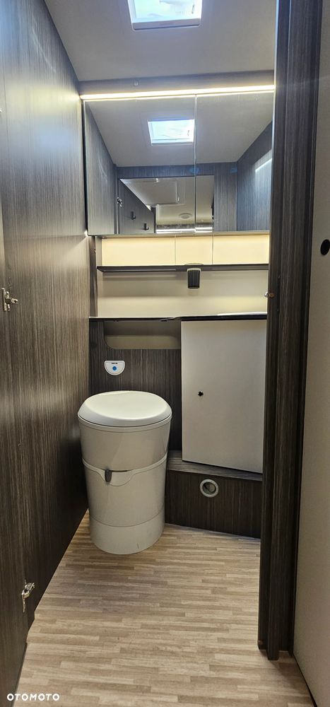 McLOUIS NEVIS 873 - INTEGRA - KAMPER - 19