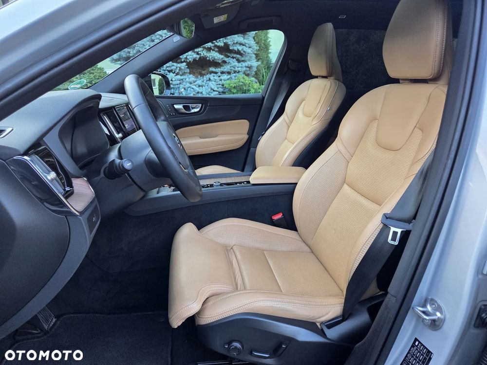 Volvo XC 60 B4 D Ultimate Dark - 23