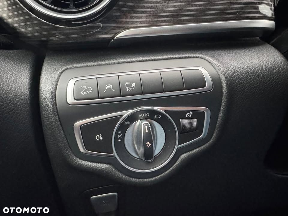 Mercedes-Benz Klasa V 300 d lang 4Matic 9G-TRONIC Avantgarde Edition Edition 19 - 17