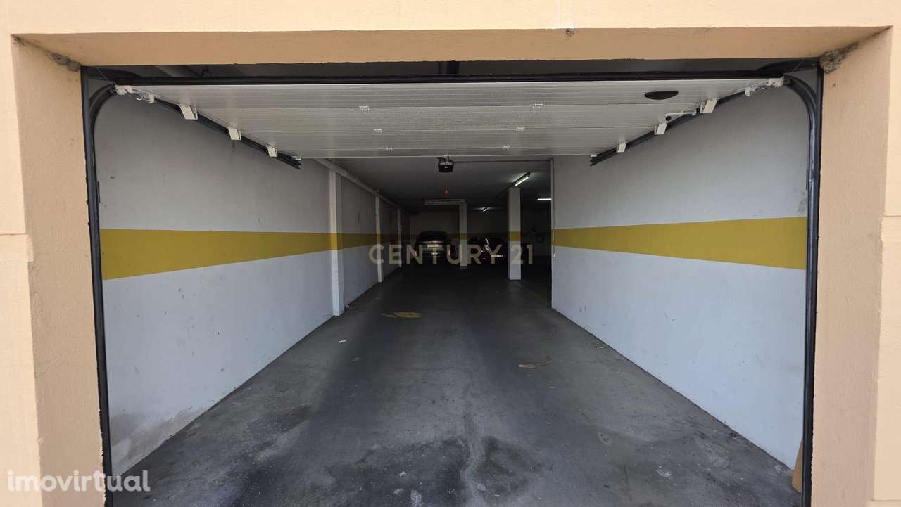 Exclusividade no Condomínio do Farol: A Única Fração com Vista Rio e - Grande imagem: 4/35