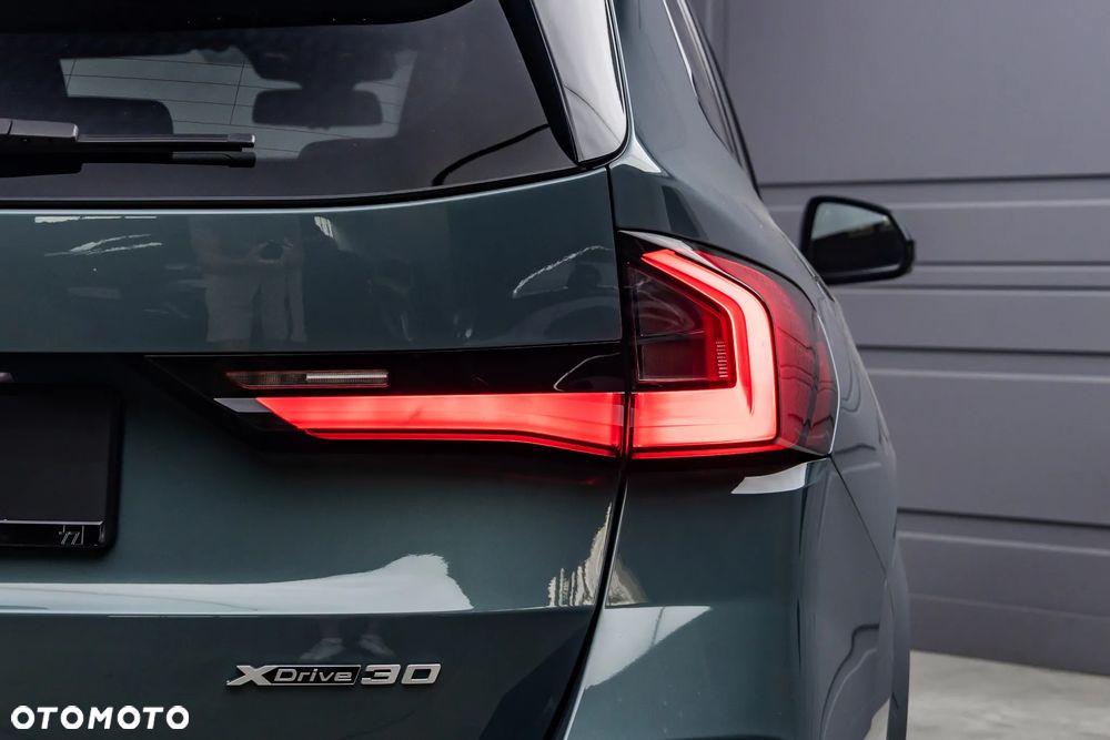 BMW iX1 xDrive30 66.5kWh M Sport - 14
