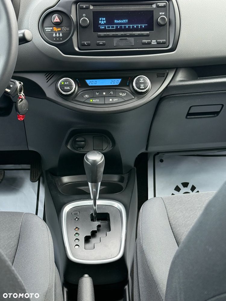 Toyota Yaris Hybrid 100 Active - 6