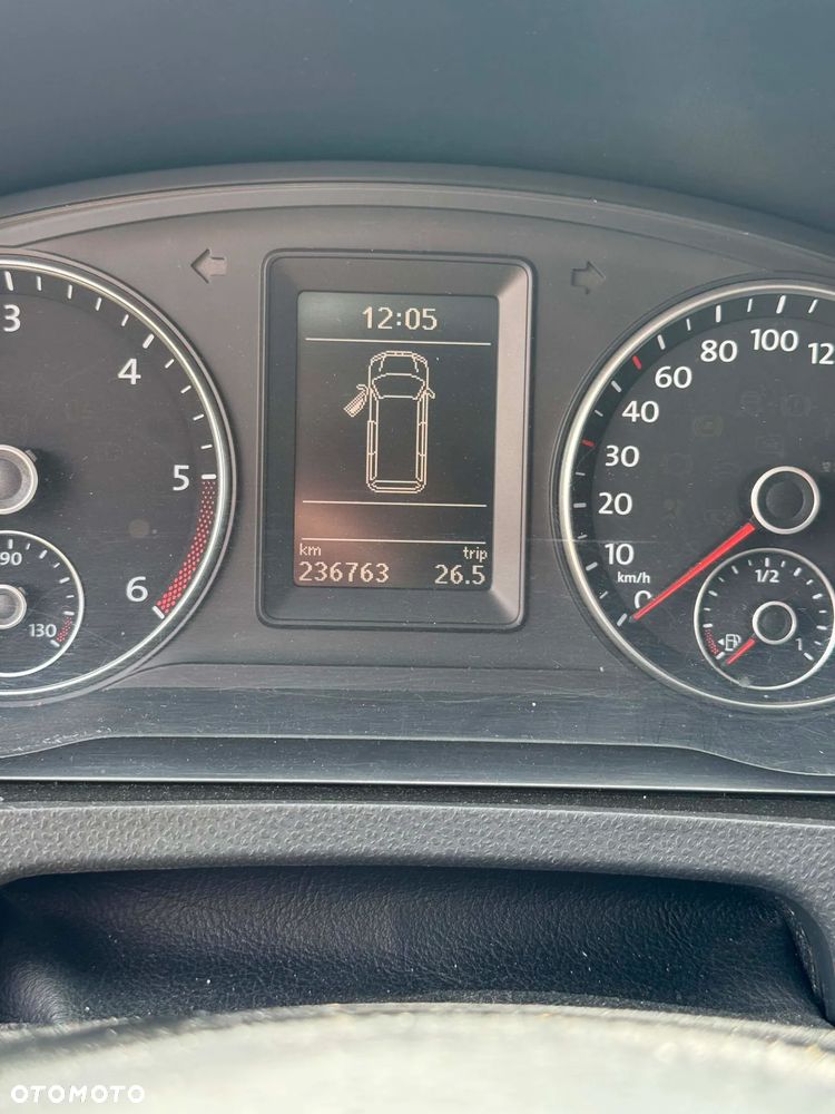 Volkswagen Caravelle - 6
