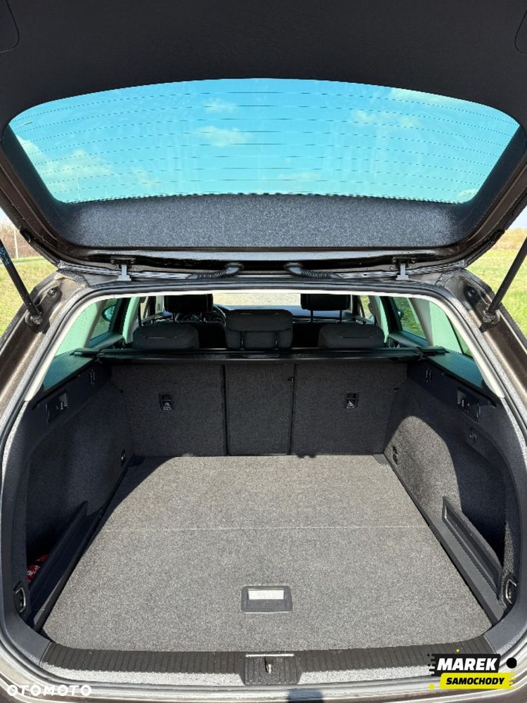 Volkswagen Passat - 9