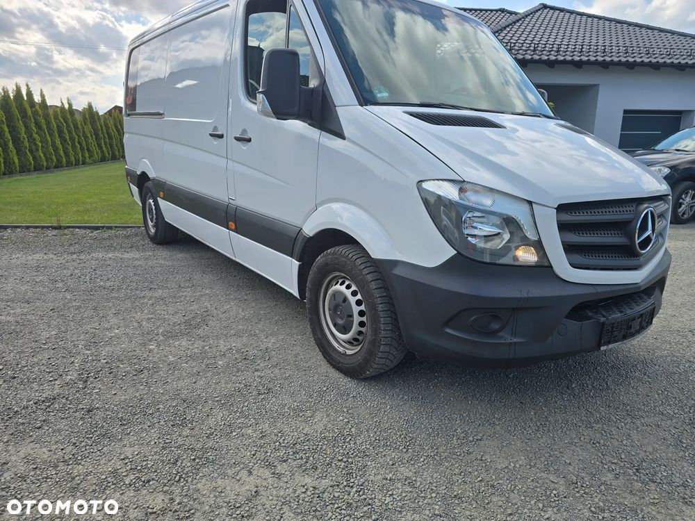 Mercedes-Benz Sprinter - 2