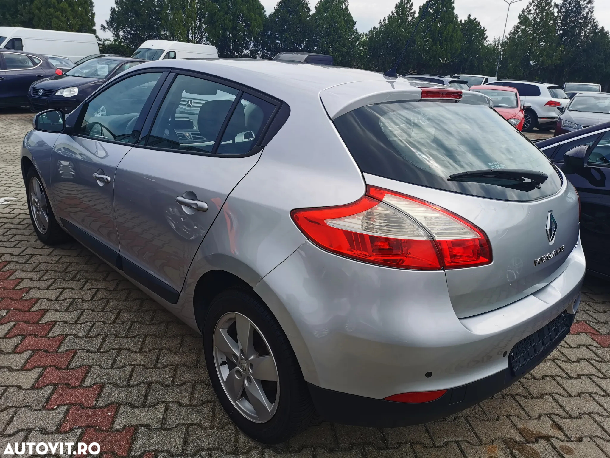 Renault Megane 1.9 dCi FAP Dynamique - 4