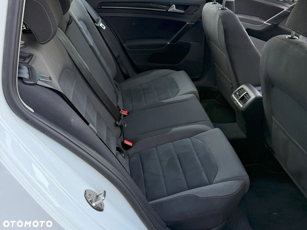 Volkswagen Golf - 16