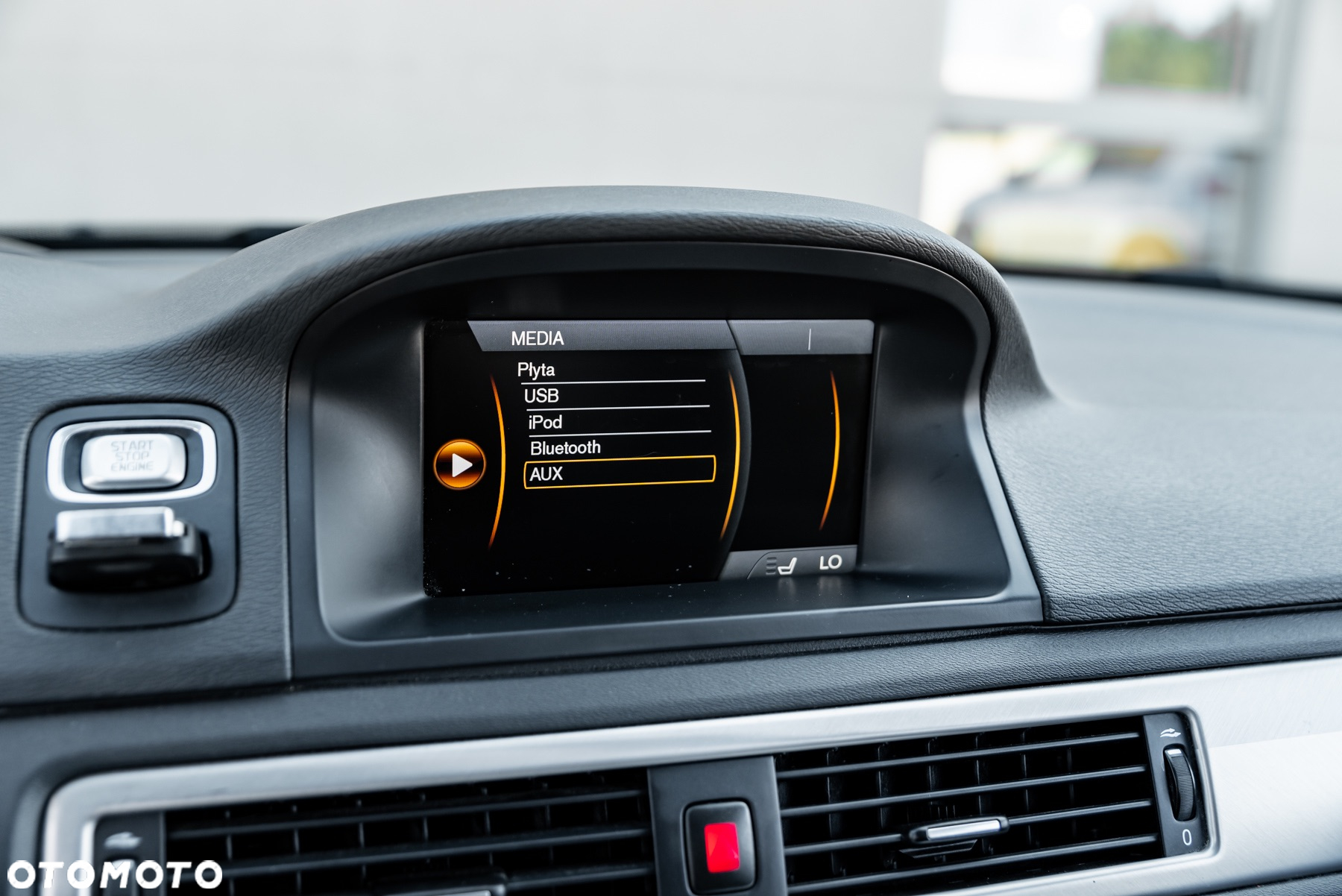 Volvo XC 70 - 22