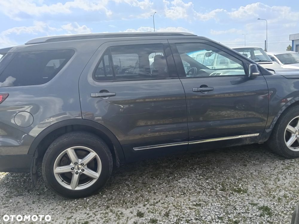 Ford Explorer - 8