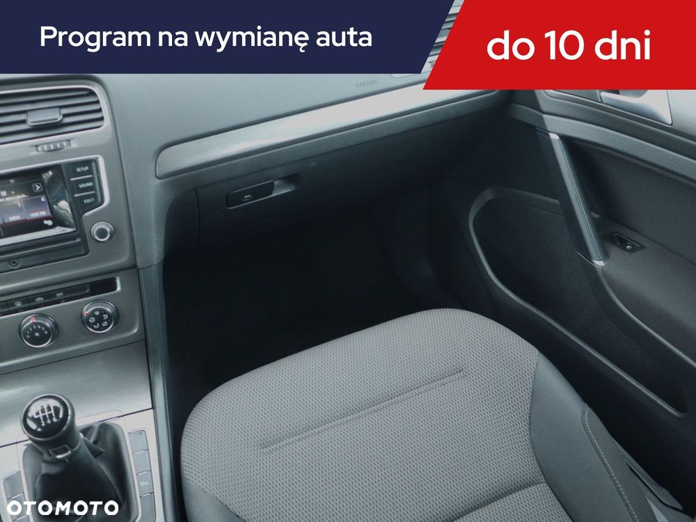 Volkswagen Golf - 10