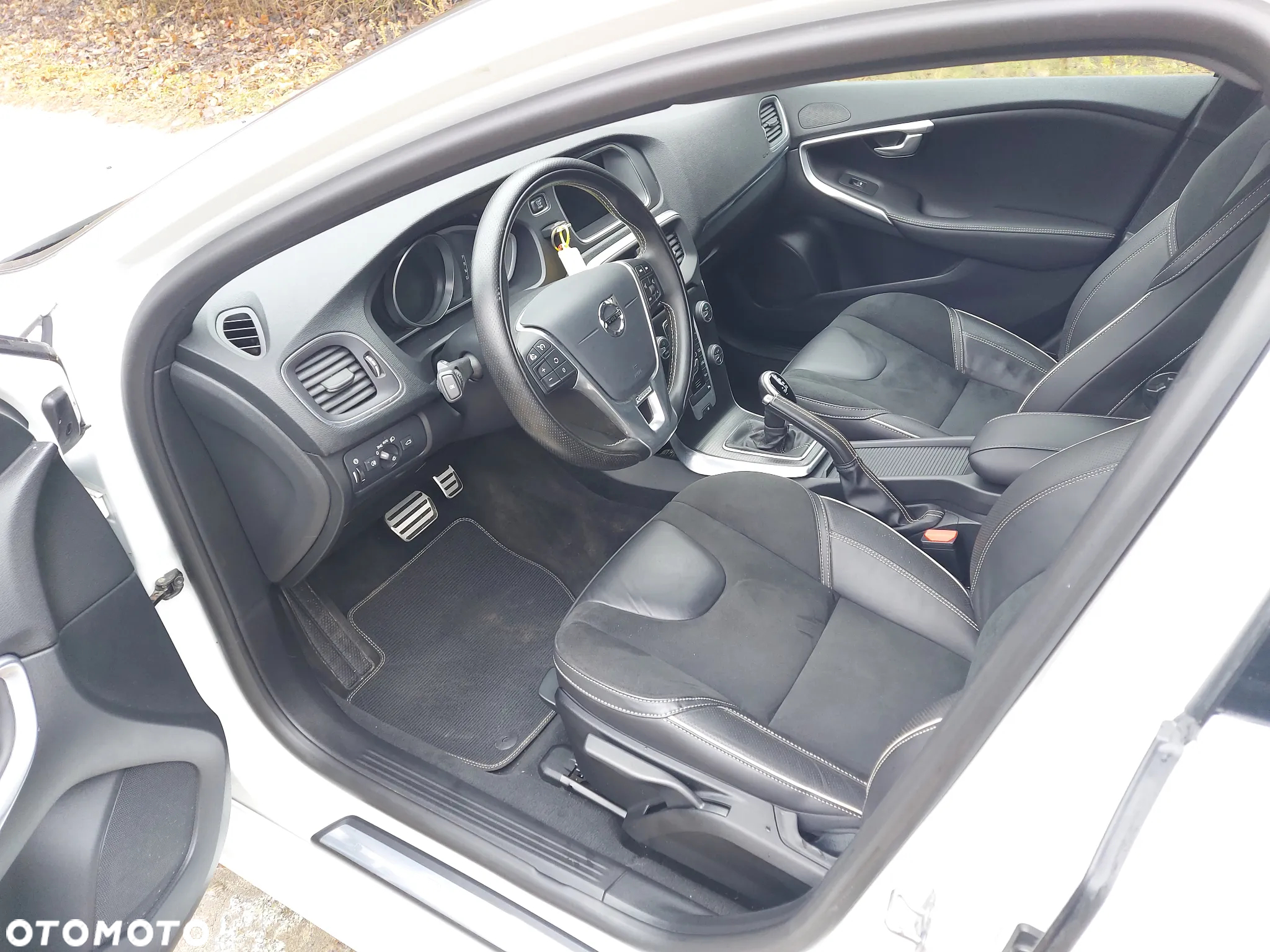 Volvo V40 D2 Geartronic RDesign - 15