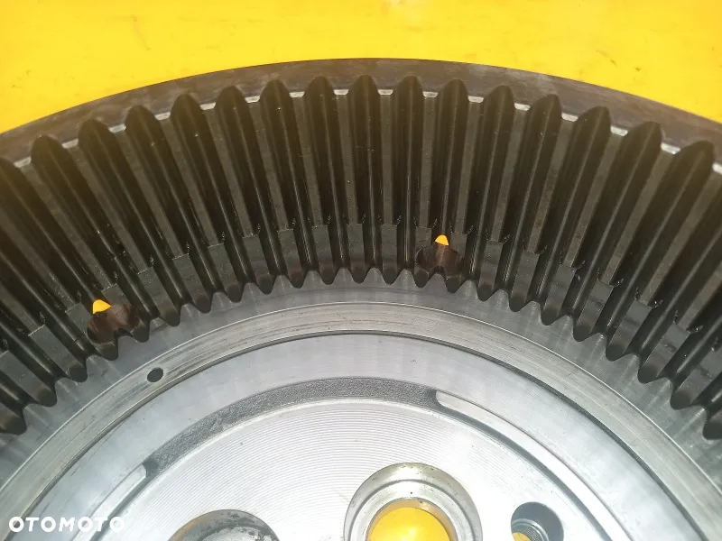 Koło zębate koronowe przedniej osi z hamulcami New Holland TM190 - 4