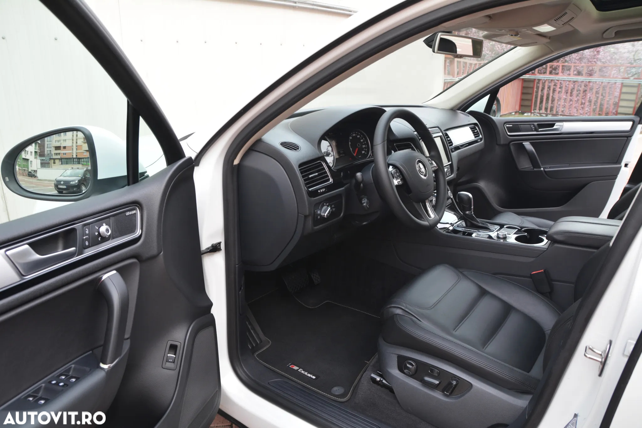 Volkswagen Touareg - 11