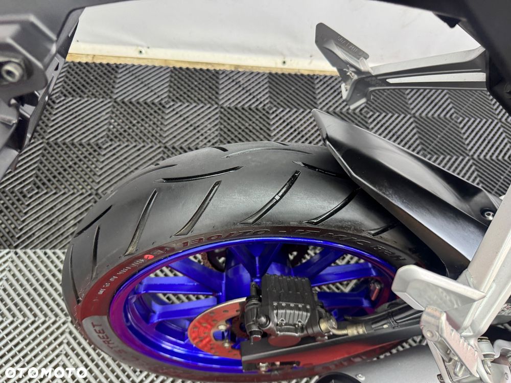 Yamaha MT - 27
