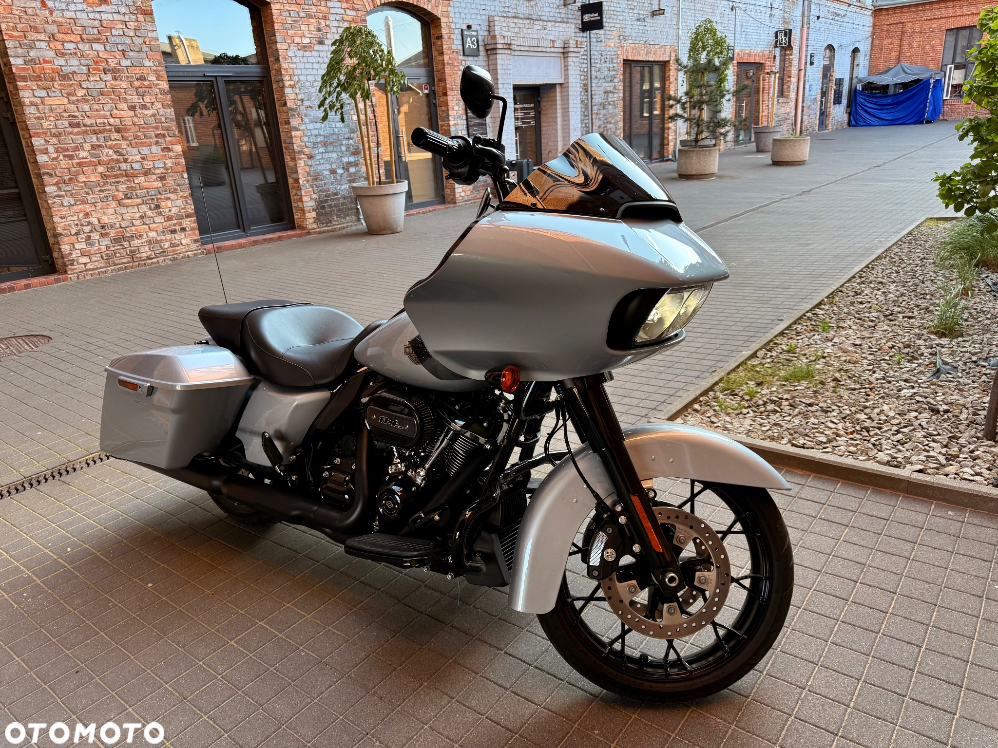 Harley-Davidson Touring Road Glide - 21