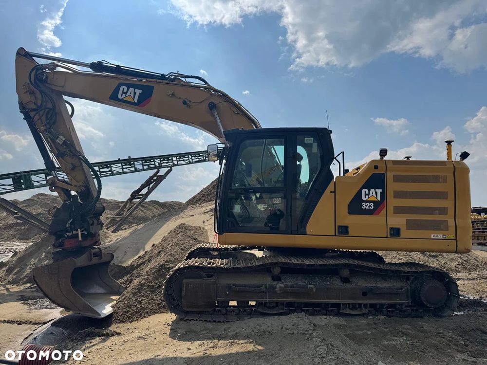 Caterpillar 323 - 1