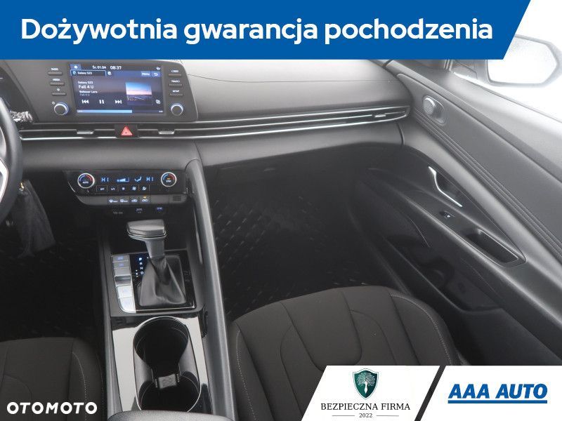 Hyundai Elantra - 9