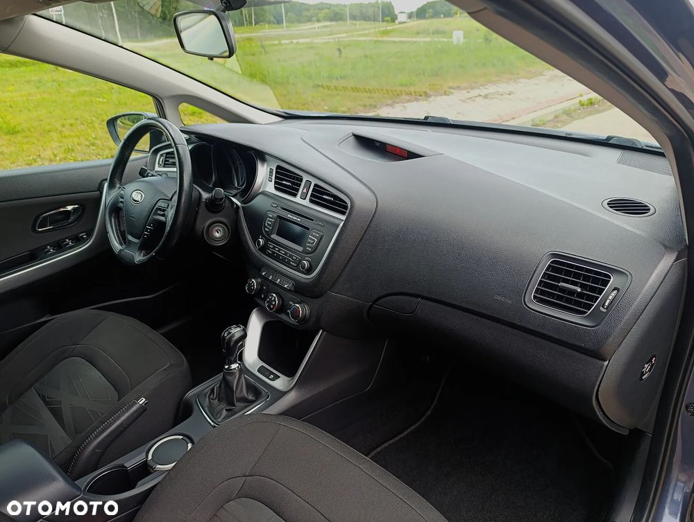Kia Ceed 1.6 GDI Dream Team Edition - 26