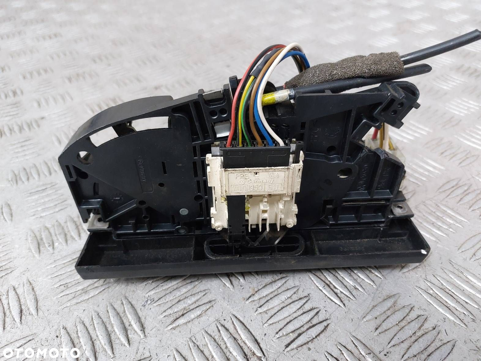 PANEL NAWIEWU VOLKSWAGEN TRANSPORTER T4 7D0959511 - 4