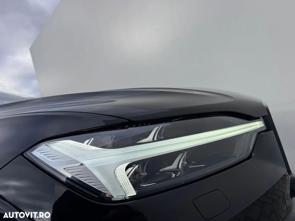 Volvo XC 60 B5 MHEV AT8 AWD Momentum Pro - 9