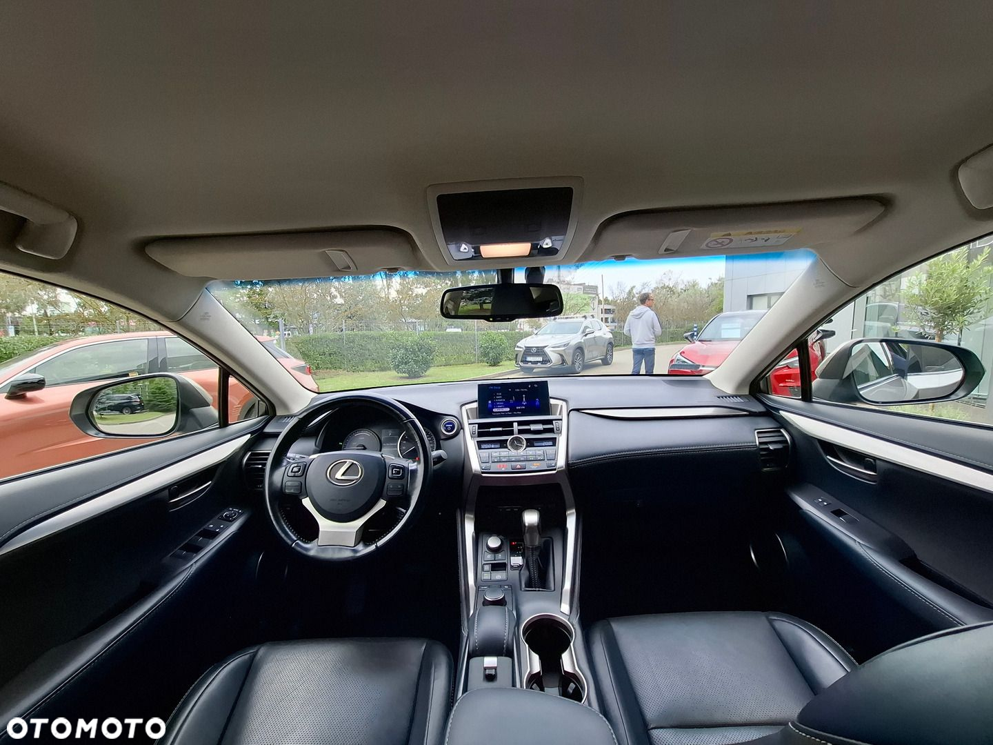 Lexus NX 300h Comfort AWD - 28