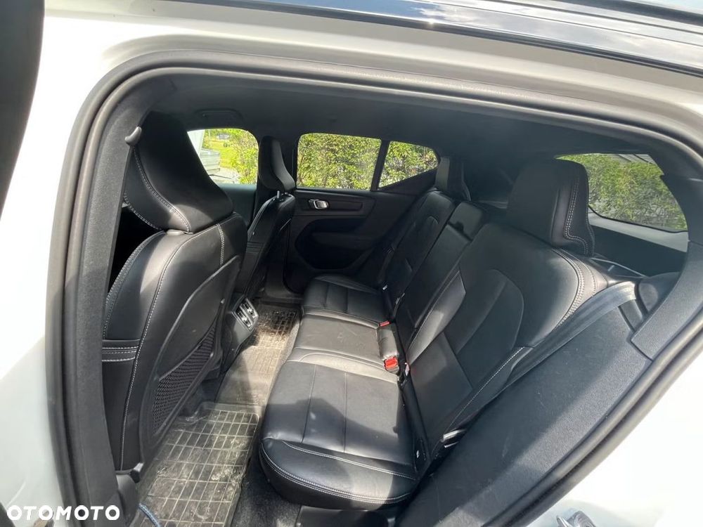 Volvo XC 40 D3 AWD Geartronic R-Design - 12