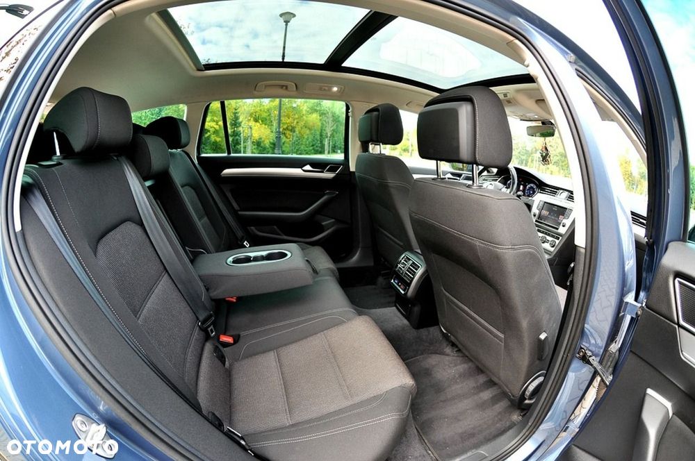 Volkswagen Passat - 10