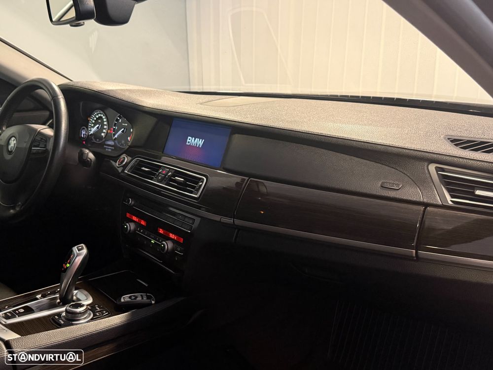 BMW 730 Ld - 17