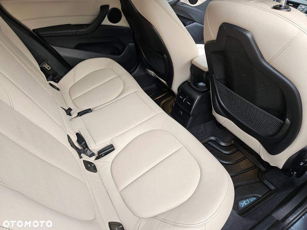 BMW X1 xDrive25d xLine - 10