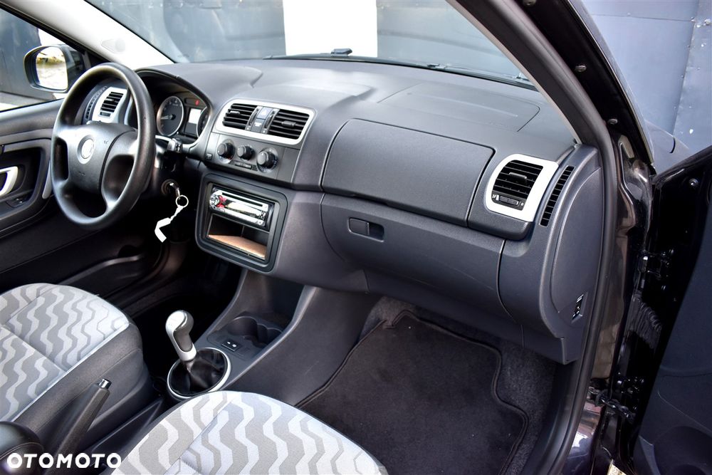 Skoda Fabia 1.4 16V Style - 29