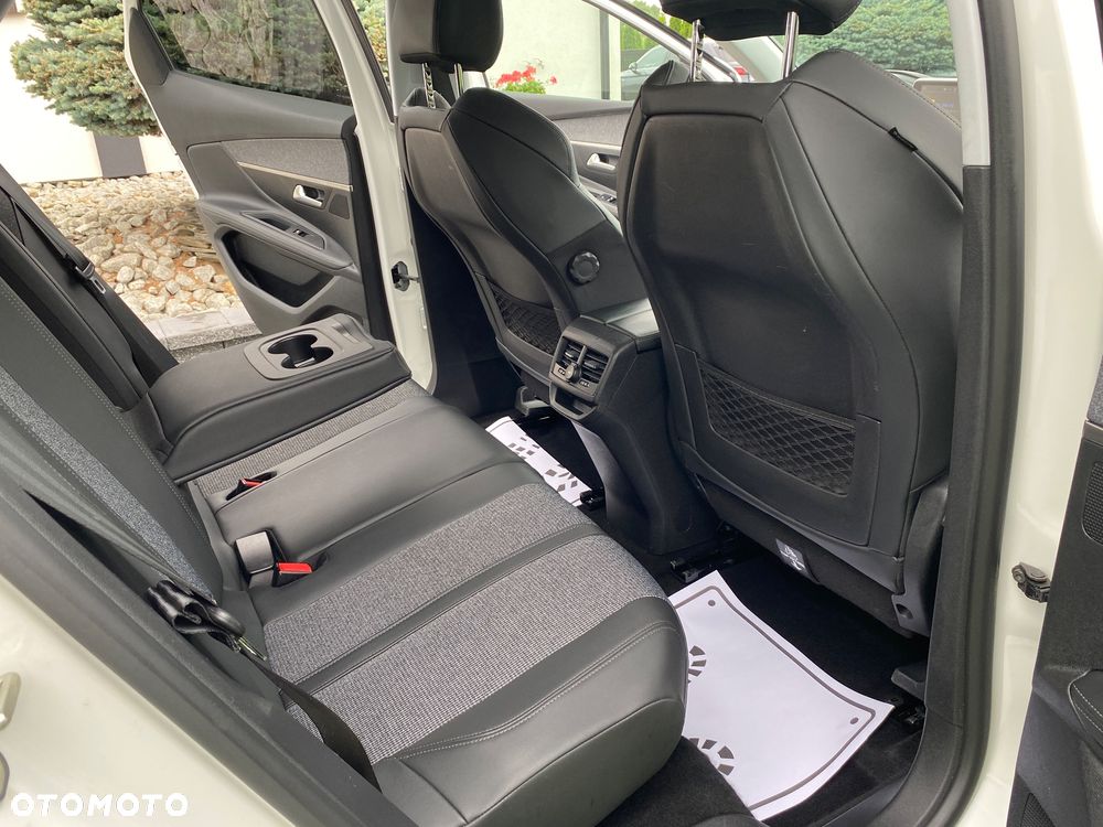 Peugeot 3008 1.2 PureTech GPF Allure S&S EAT8 - 7