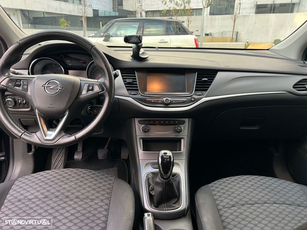 Opel Astra Sports Tourer - 12