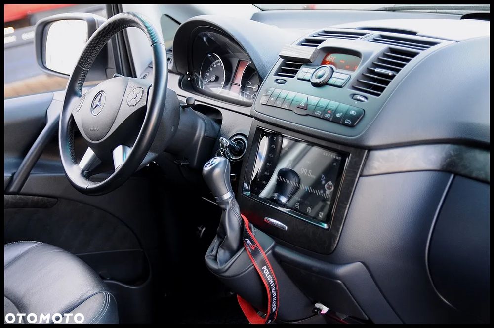 Mercedes-Benz Viano - 26