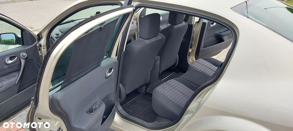 Renault Megane 1.6 16V Authentique - 8
