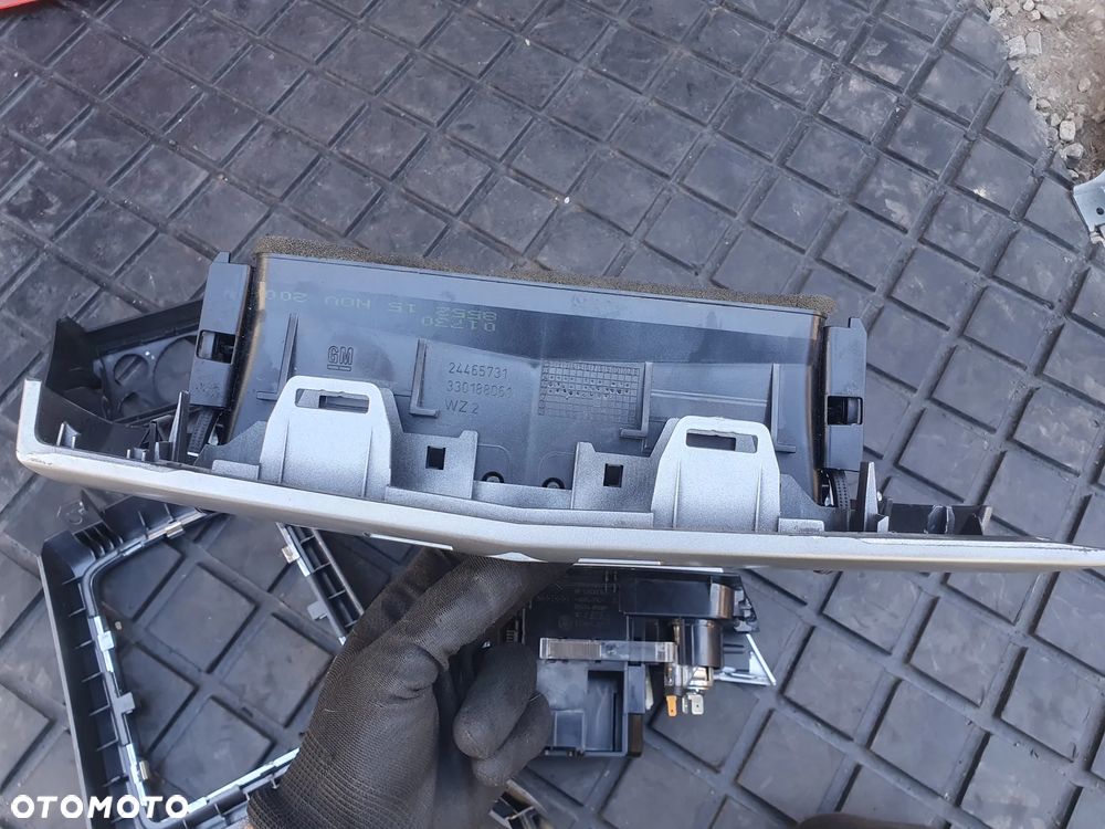 OPEL ASTRA H PANEL KONSOLI RAMKA EUROPA KOMPLET - 15