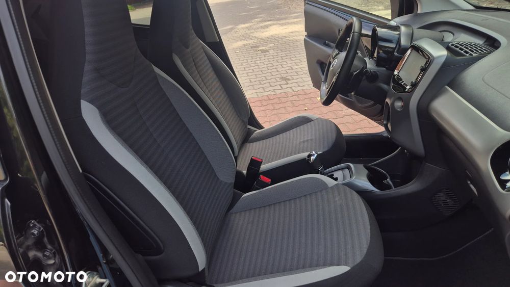 Toyota Aygo x.shift x-play connect - 20