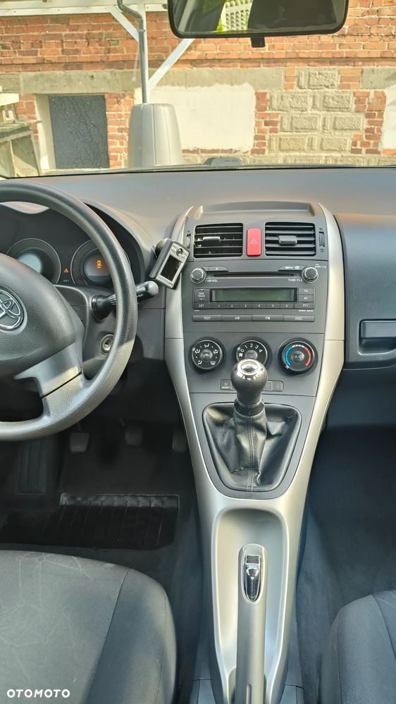 Toyota Auris 1.4 D-4D Luna - 13