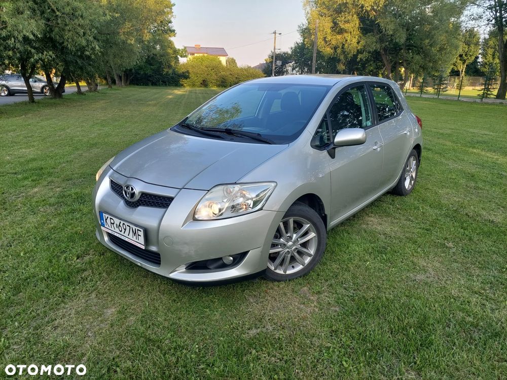 Toyota Auris 1.6 Premium - 1