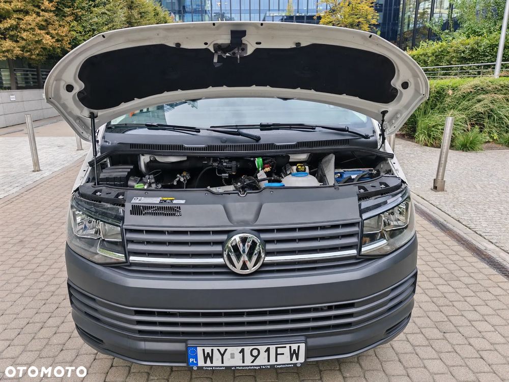 Volkswagen Caravelle - 23