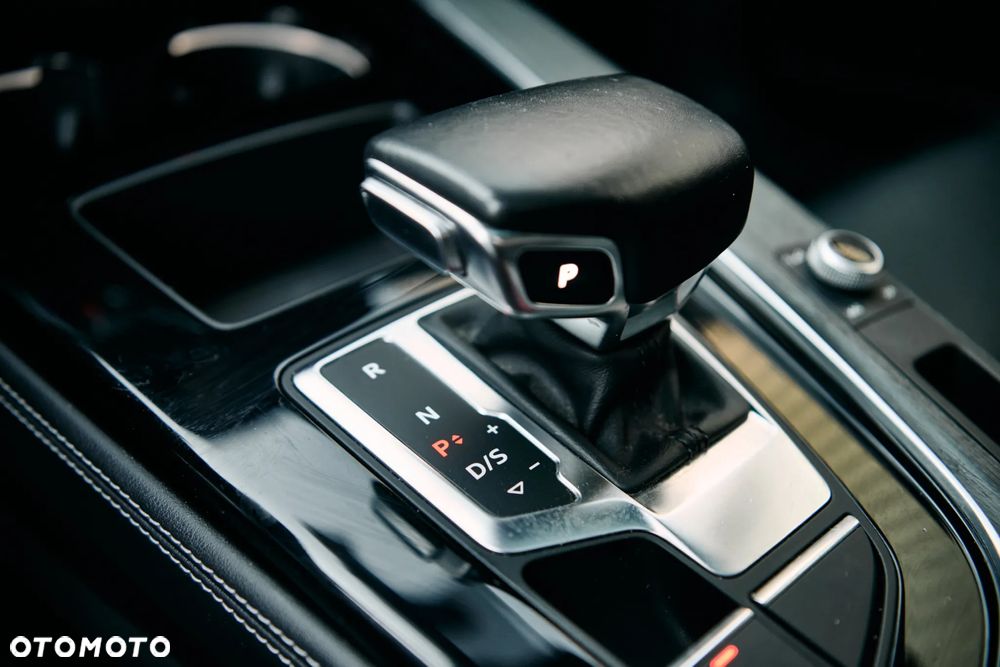 Audi A4 Limousine - 12