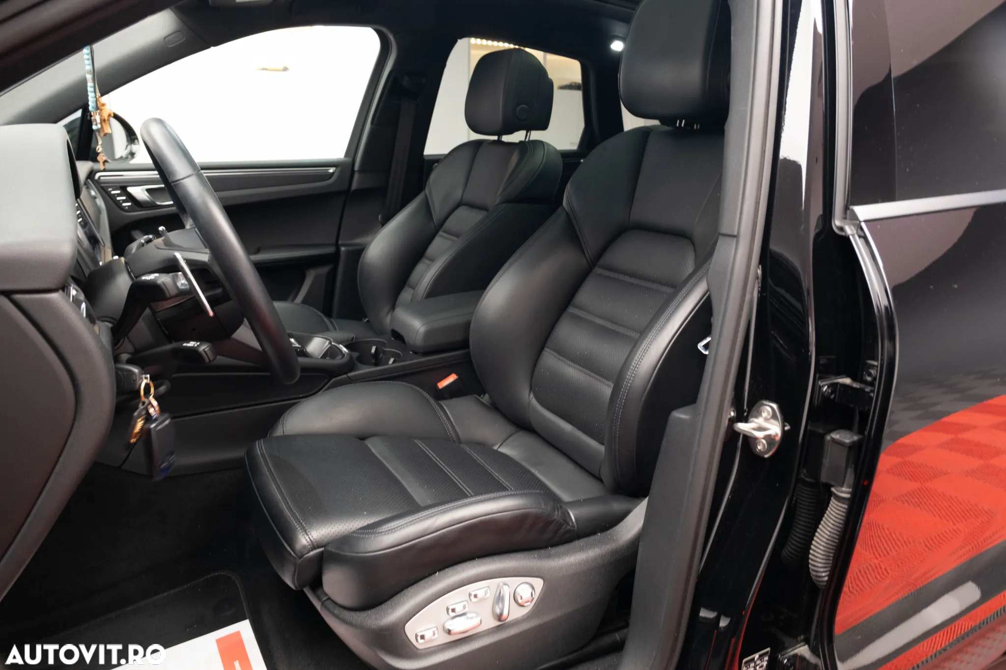 Porsche Macan T - 21
